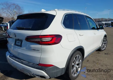 2021 BMW X5 xDrive40I z USA, uszkodzony, nr VIN 5UXCR6C02M9H58488